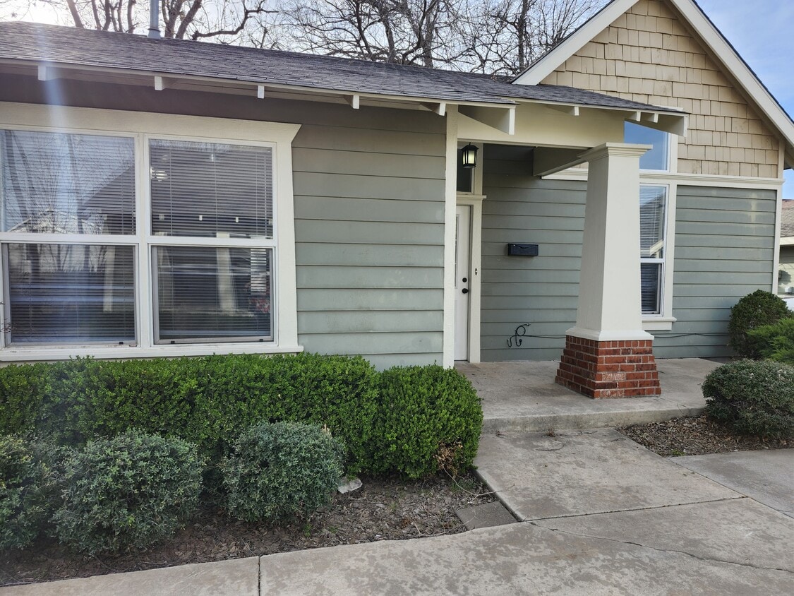 Photo - 1212 NW 22nd St (Oklahoma City, OK)