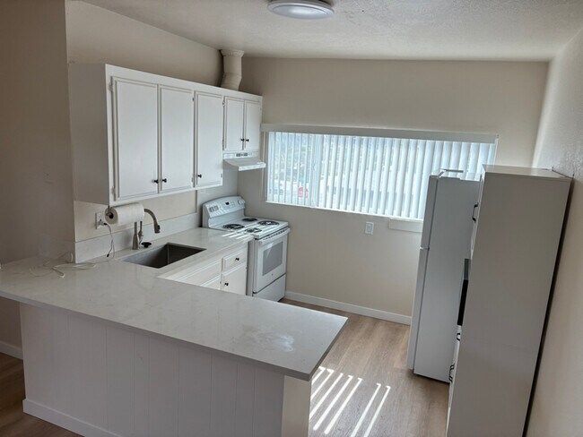 Foto del edificio - 1732 Hoover Ave