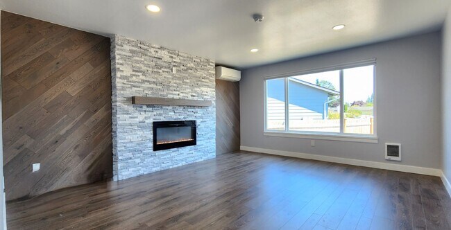 Foto del edificio - 3 Bedroom Home in North Marysville - $500 ...
