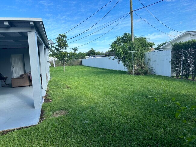 Foto del edificio - 18145 SW 105th Ave