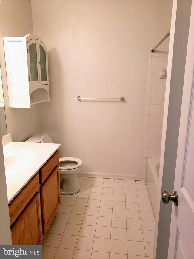 Foto del edificio - 7220 Maidstone Pl