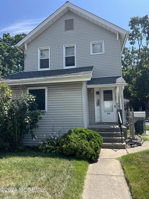 Primary Photo - 25 Oakwood Ave