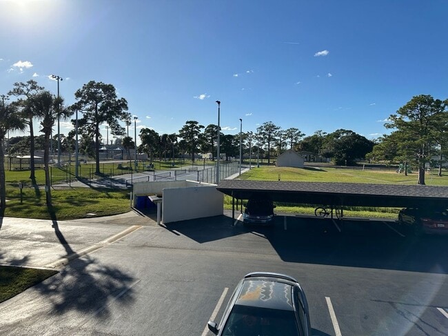 Foto del edificio - 1515 Huntington Ln