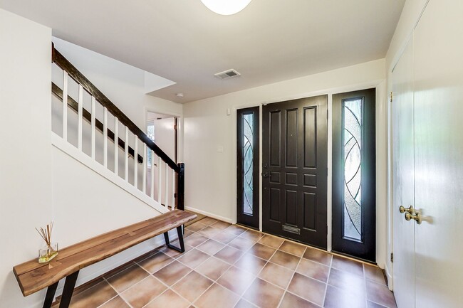 Photo - 3 bedroom/2 bath Light Filled Home Located in a Quiet Cul-de-Sac