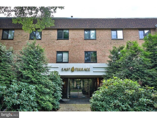 Foto del edificio - 1650 Oakwood Dr