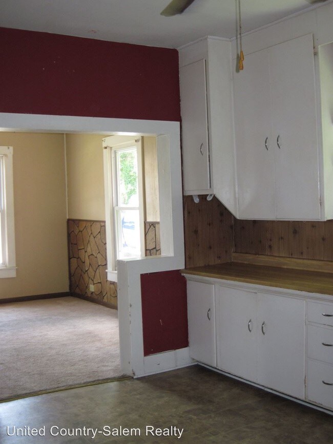 Building Photo - 3 br, 1 bath House - 808 E. Ellis