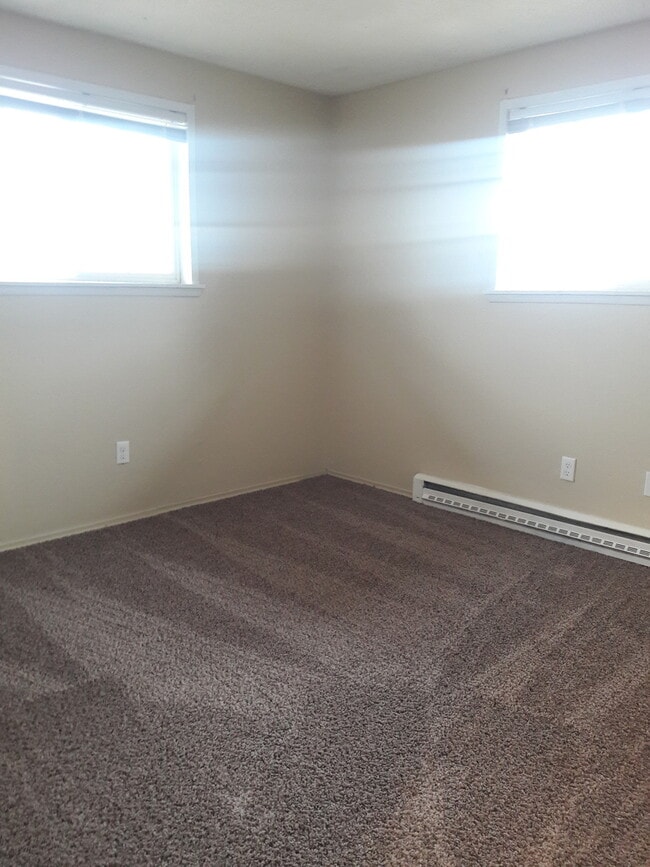 Building Photo - Pasco 4-Plex Apartment Close to Schools & ...