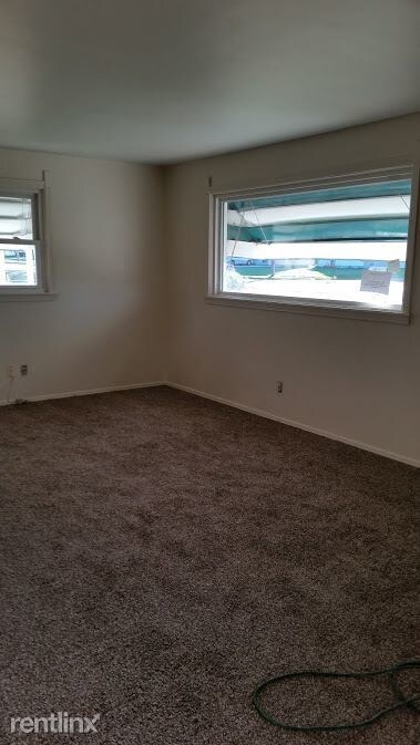 Building Photo - 3 br, 1 bath House - 111 N Roanoke Ave