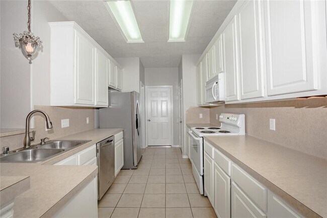 Building Photo - 63 S Burberry Park Cir