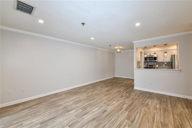 Foto del edificio - 300 Johnson Ferry Rd