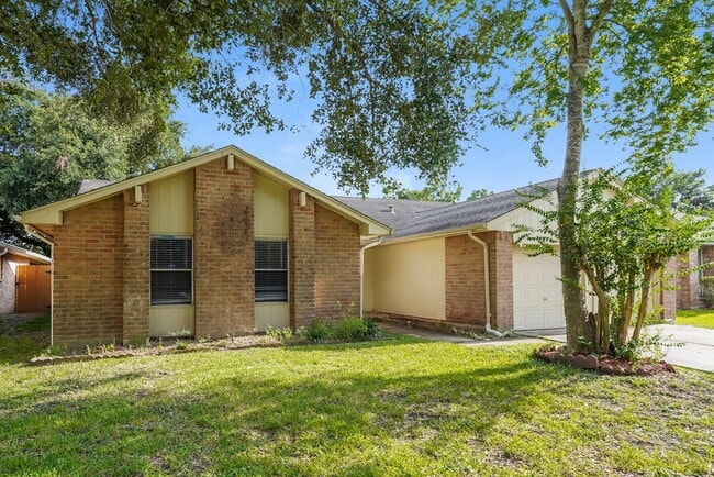 Building Photo - 1711 Meadow Green Dr