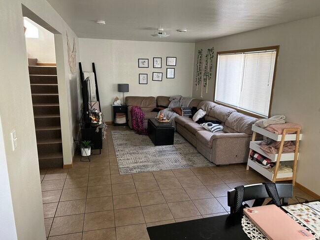 Foto del edificio - 1519 Springbrook Dr