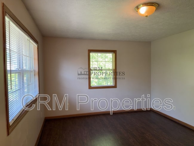Building Photo - 1328 S Waugh St