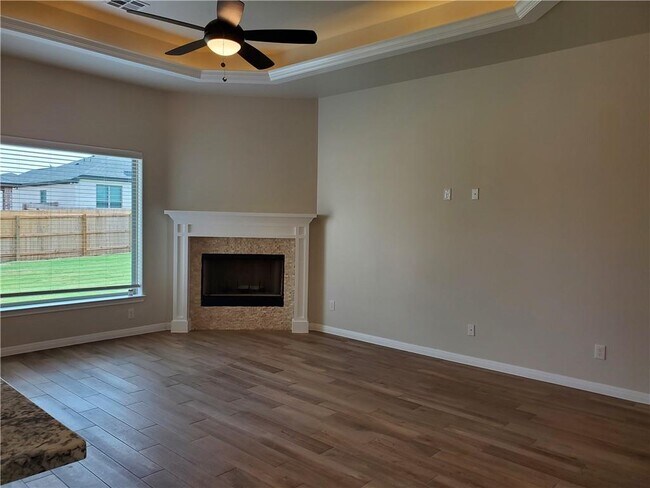 Building Photo - 513 Seabiscuit Dr