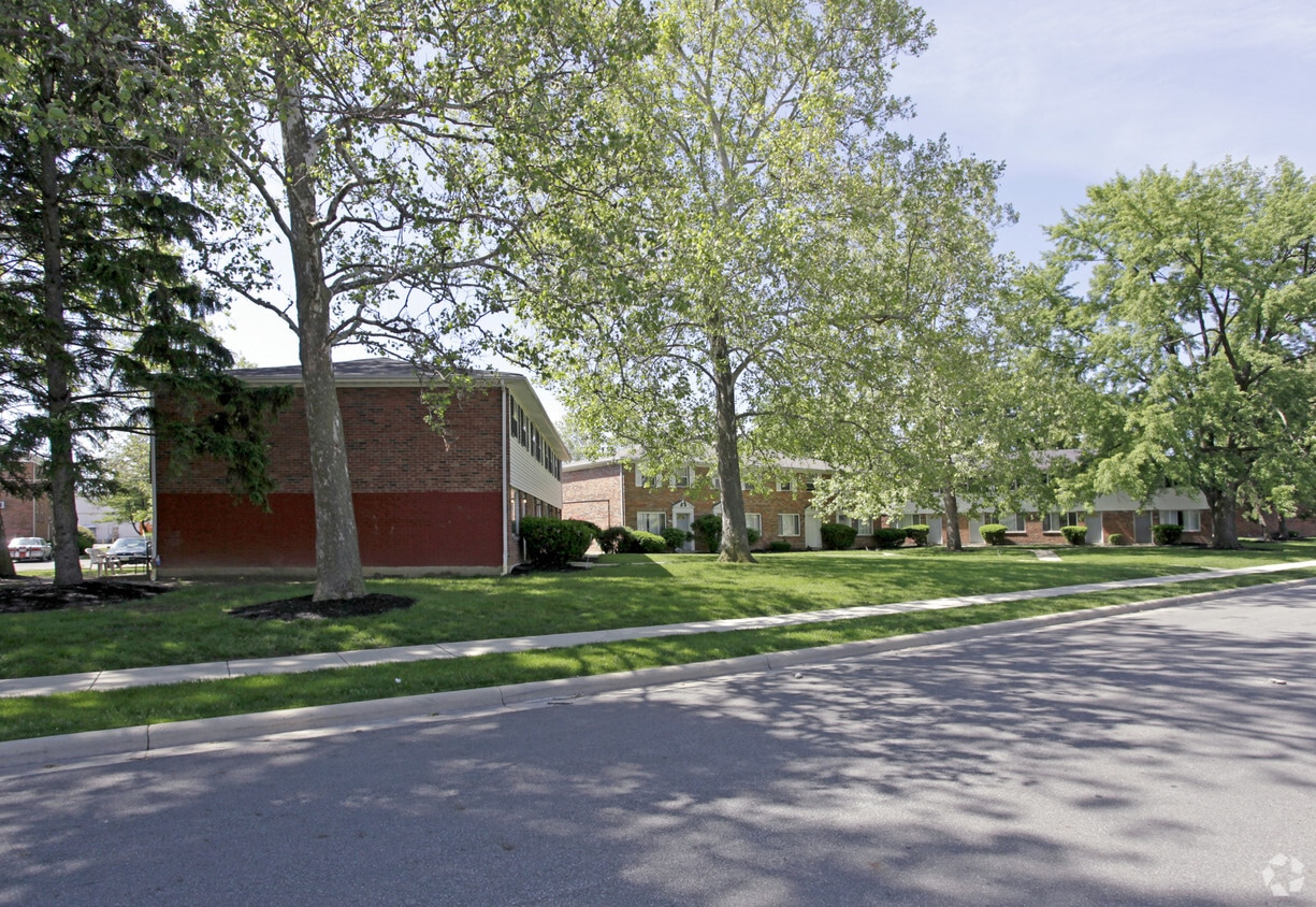 Building Photo - 4927-4949 Eastham Way