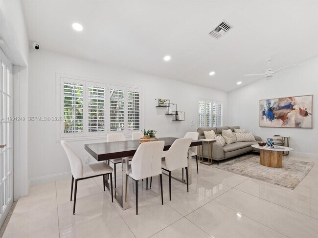 Foto del edificio - 413 Cameron Dr