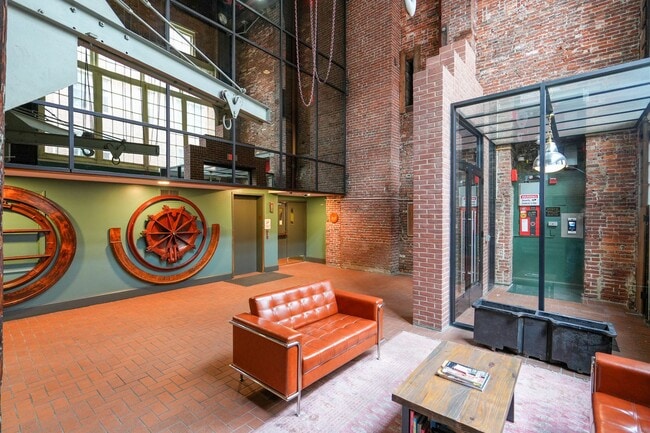 Foto del edificio - Old City Charmer Historic Building