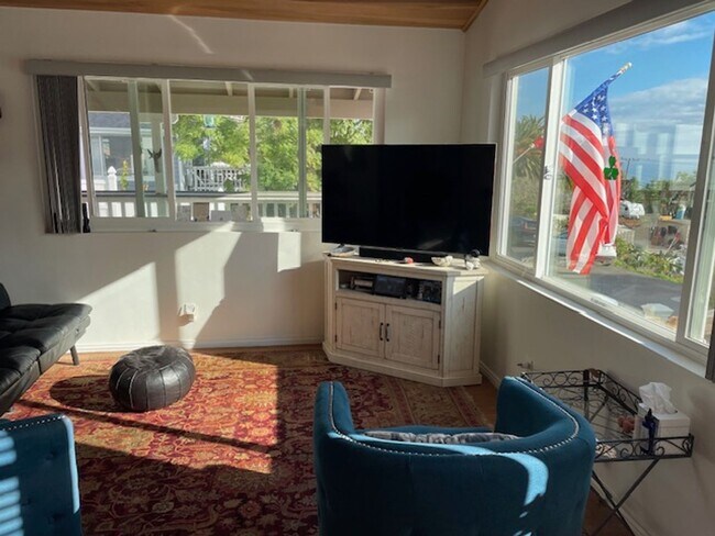 Building Photo - Amazing views in Summerland-Short term ren...