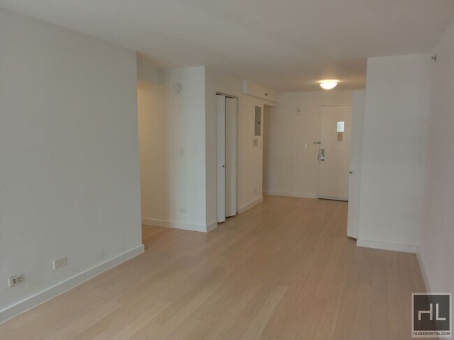 Building Photo - East 39th Street