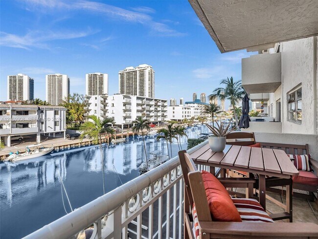 Foto del edificio - 3601 NE 170th St