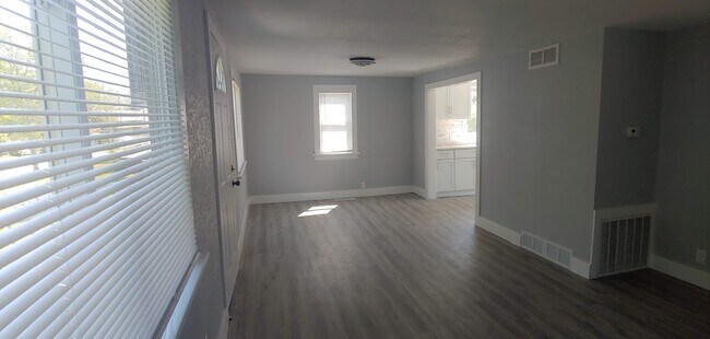 Building Photo - 6725 W Harrison Ave