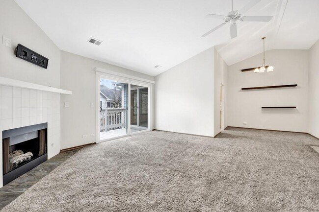 Foto del edificio - 3 bedroom in Chicago IL 60193