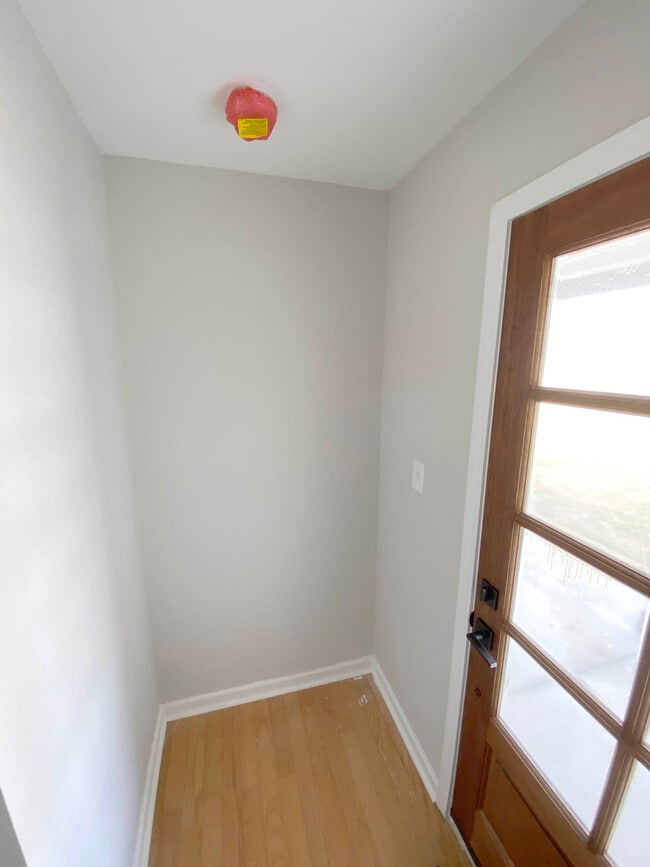 Entry - 1575 Foote Street NE