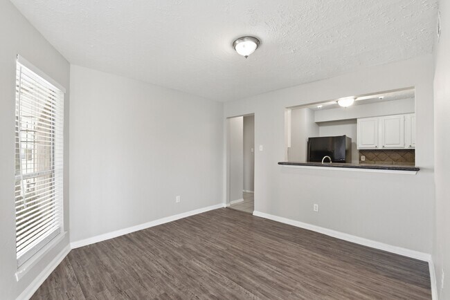 Foto del edificio - 3643 Storm Creek Dr