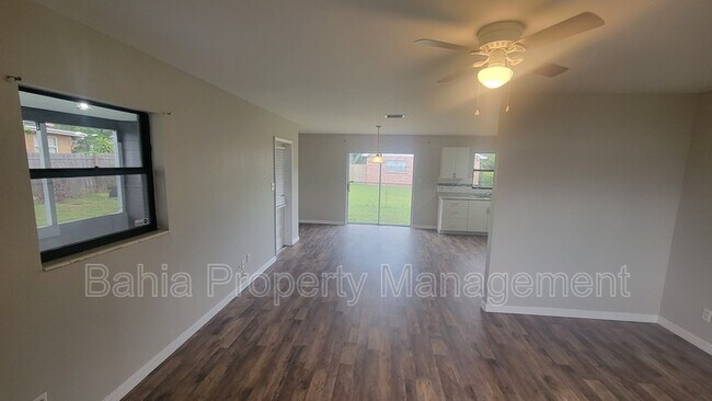 Foto del edificio - 10003 N Connechusett Rd