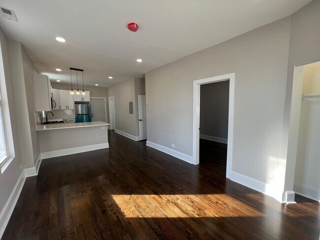 Foto del edificio - 2249 W Cermak Rd