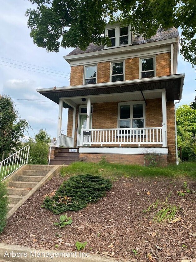 Foto principal - 4 br, 2 bath House - 420 Gilmore Ave