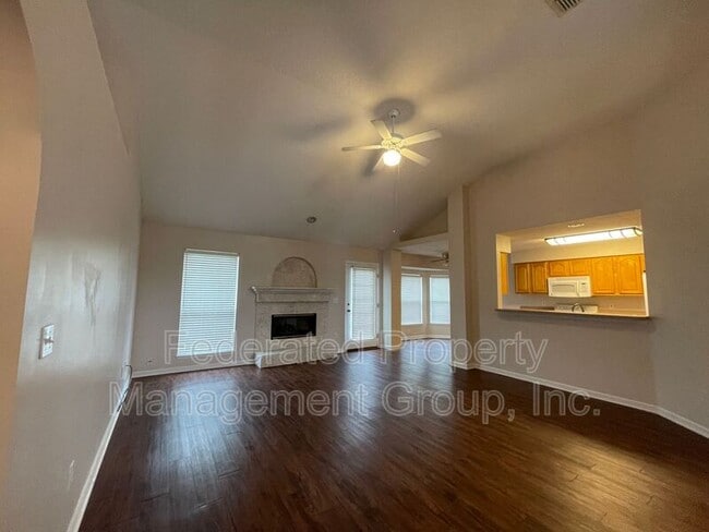 Foto del edificio - 3032 Bluejack Court