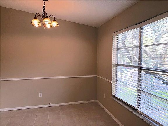 Foto principal - 4004 Nestle Oaks Pl