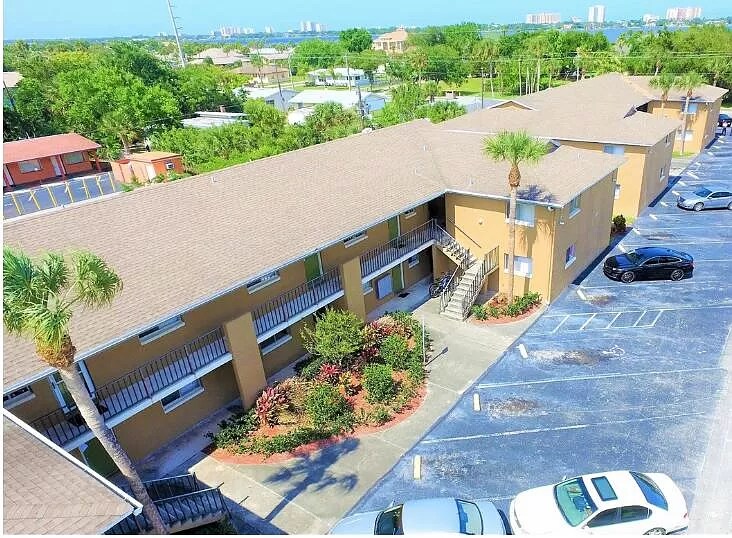 1888 S Palmetto Ave Unit 201, South Daytona, FL 32119 Room for Rent