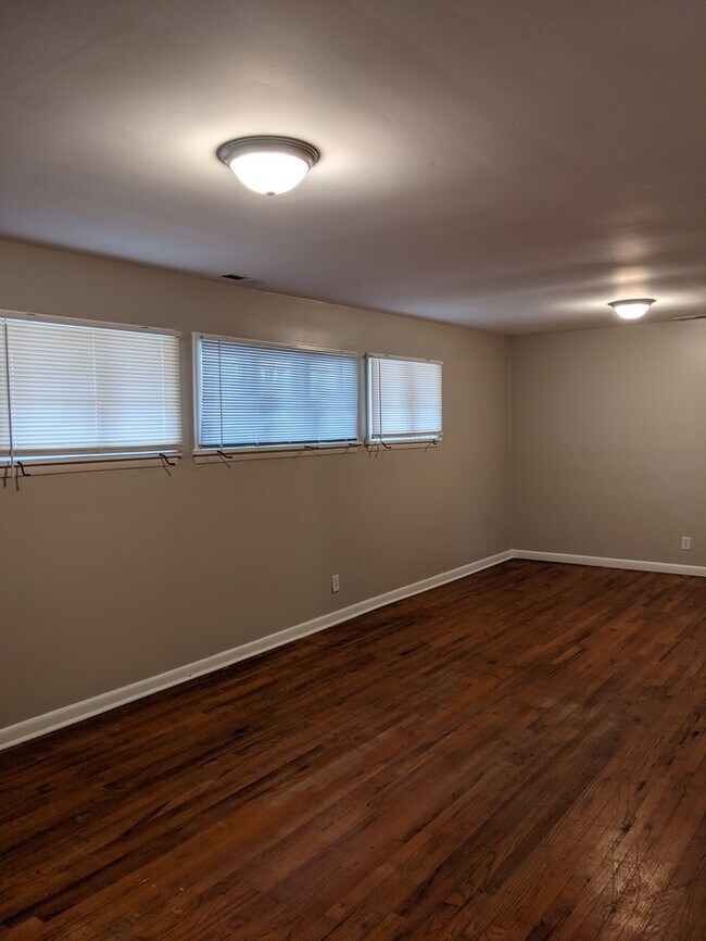 Foto del edificio - 3706 Lakewood Dr NW