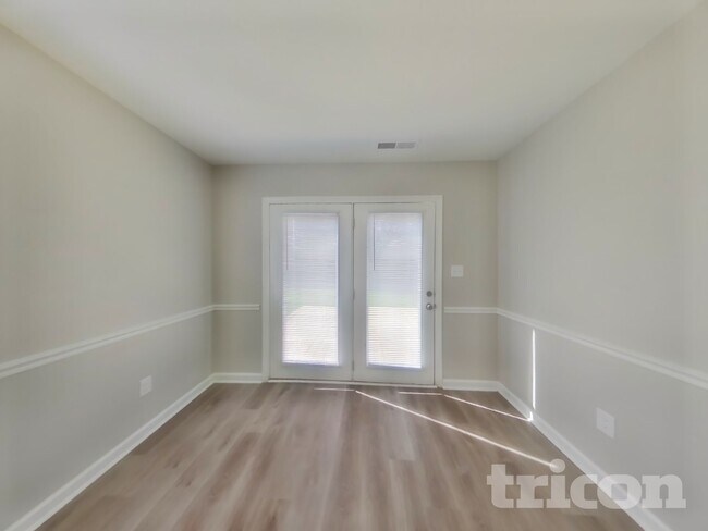 Foto del edificio - 4261 Sycamore Ct