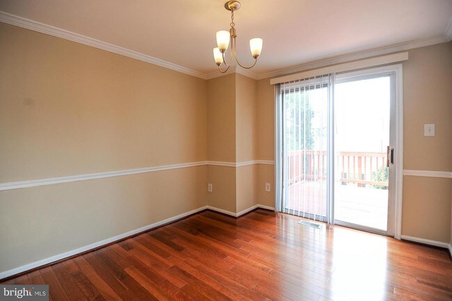 Building Photo - 6627 Briarleigh Way