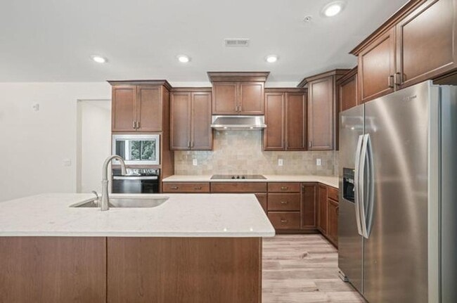 Foto del edificio - Modern, Spacious 2 Bed Townhome, Brier Creek Country Club, Golf course views!