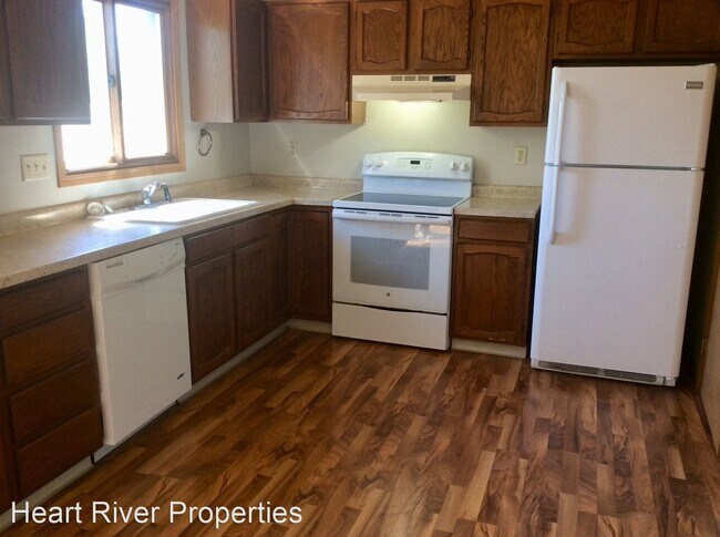 2 br, 1.5 bath House - 784 4th Ave E photo'