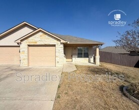 Building Photo - 757 E Ridge Blvd