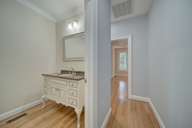 Building Photo - 14535 Honeysuckle Way