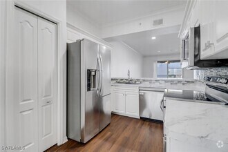 Building Photo - 8550 Kingbird Loop