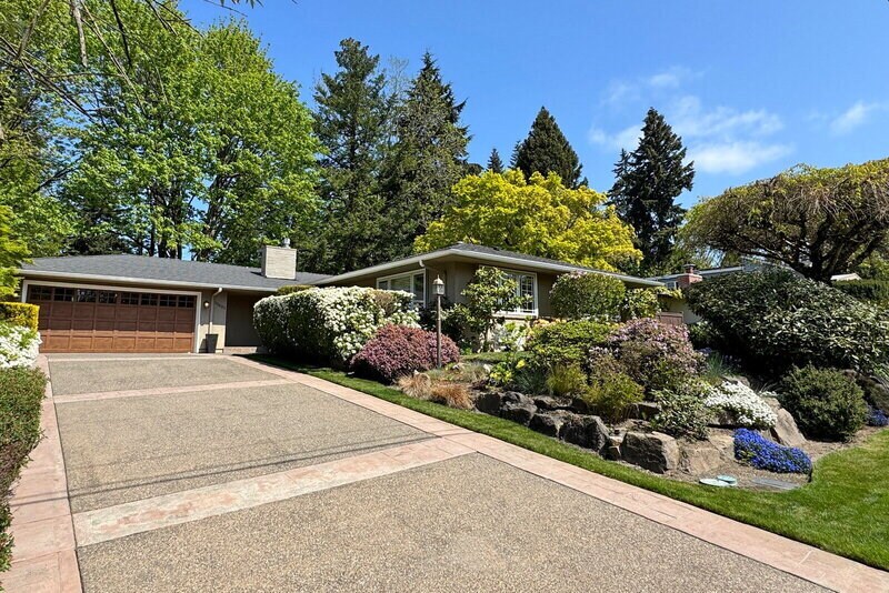 Photo - 10632 NE 47th Pl