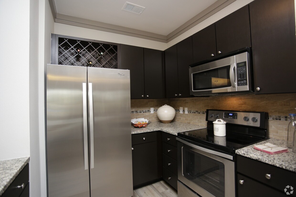 Adara Overland Park 13401 Westgate St Overland Park, KS