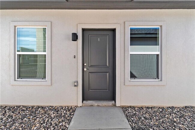 Foto del edificio - 16 Jessica Ln