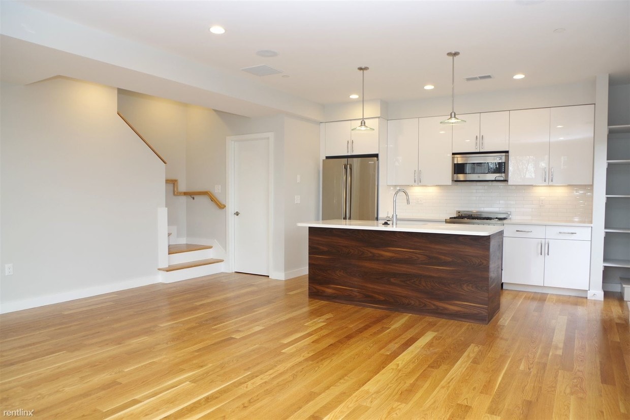 82 Cedar St, Roxbury, MA 02119 Townhome Rentals in Roxbury MA