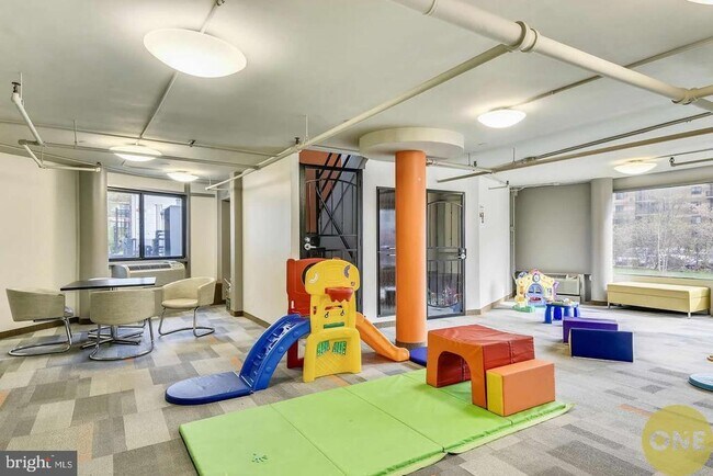 Building Photo - 8340 Greensboro Dr