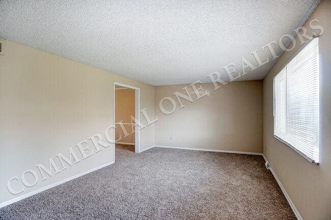 Building Photo - Welcoming 4 Bedroom Home in Gahanna