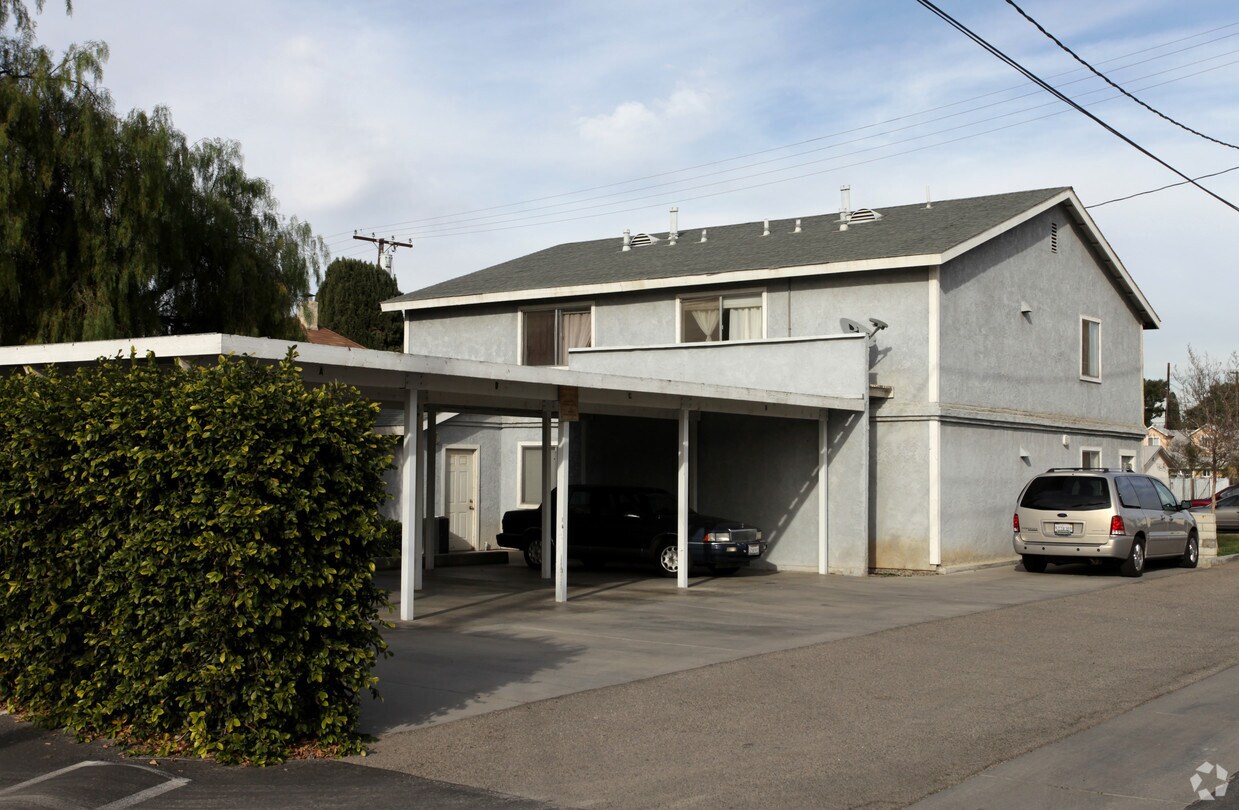 Building Photo - 3838 Taft St