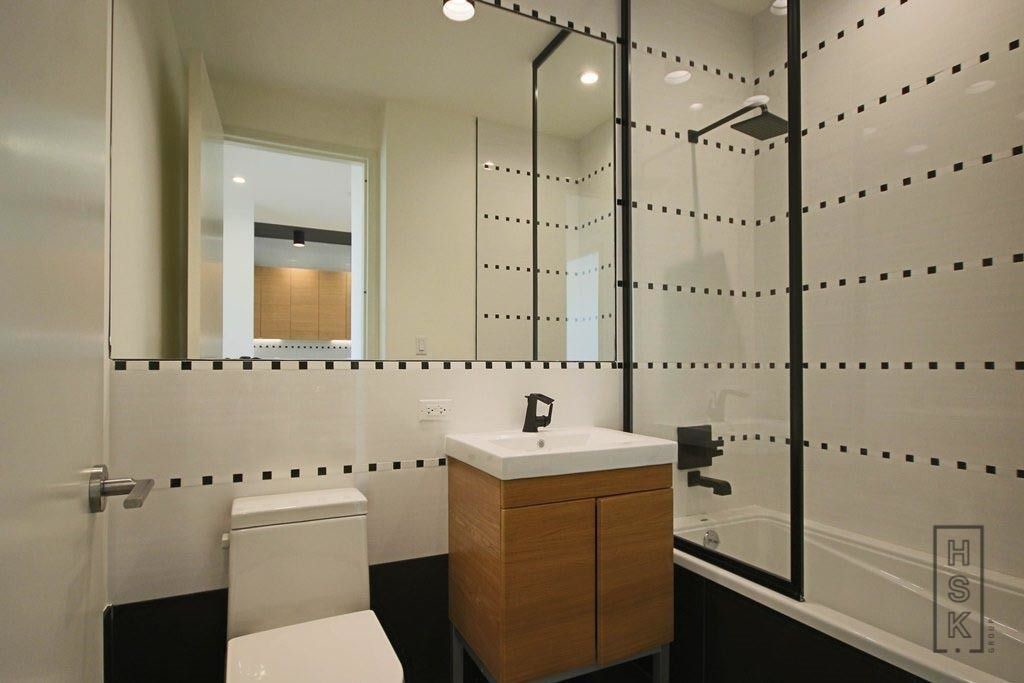 Foto principal - 832 Dekalb Ave